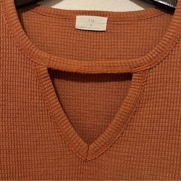 T.LA Nadia cut out waffle knit long sleeve thermal, terracota, oversized XS - Picture 6 of 12